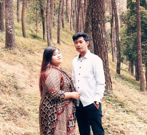Foto sampul undangan Melly & Pandhu