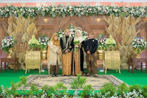 Foto sampul undangan Claudia & Fathan