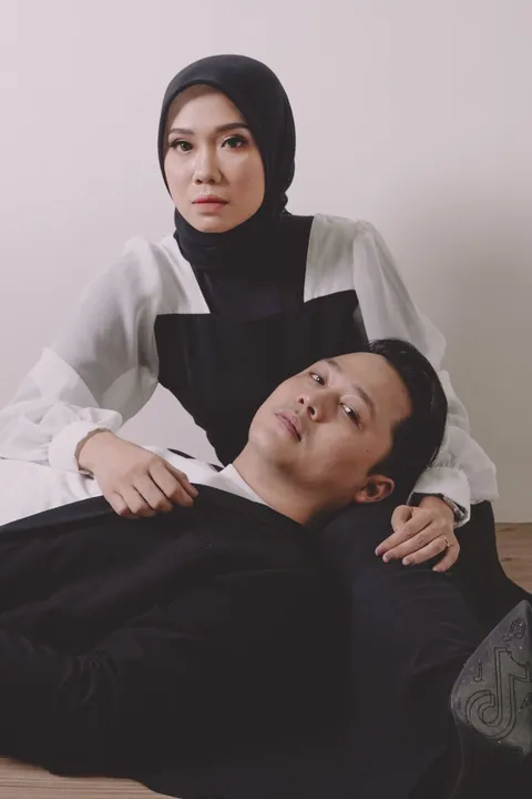 Foto sampul undangan Tya & Rynno