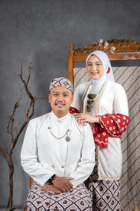 Foto sampul undangan Hendrian & Farsya