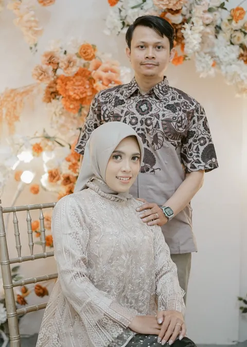 Foto sampul undangan Lingga & Devi