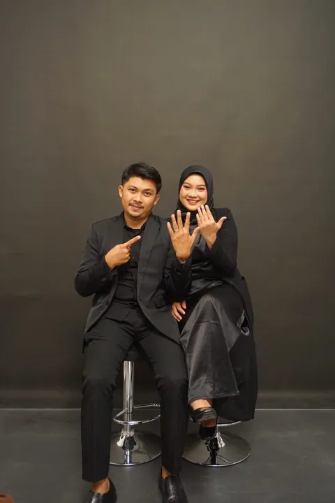 Foto sampul undangan Nurhazana & Haerudin