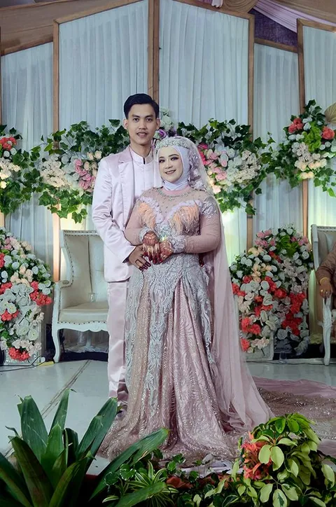 Foto sampul undangan Winda & Housen