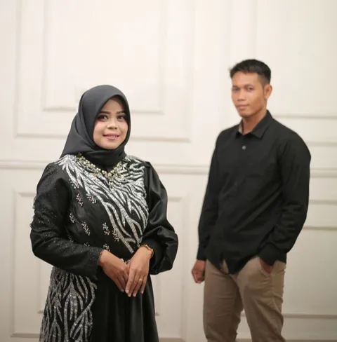 Foto sampul undangan Rojib & Iis