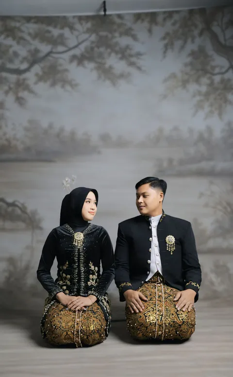 Foto sampul undangan Yursly & Dini