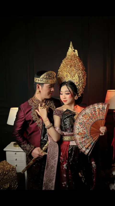 Foto sampul undangan Kadek & Roy