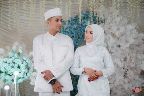 Foto sampul undangan Amien & Devi