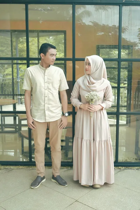 Foto sampul undangan Aina & Arif
