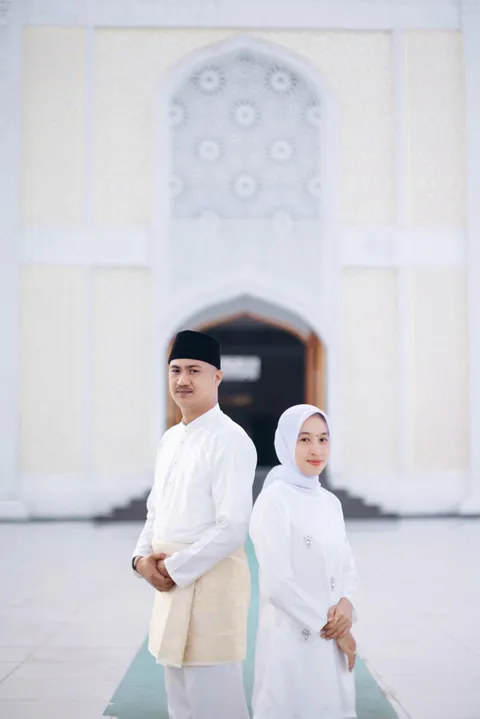 Foto sampul undangan Is & Andha