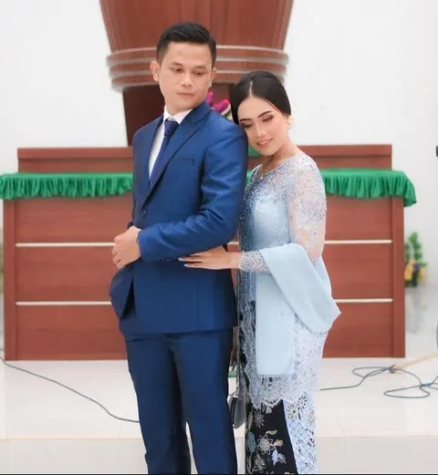 Foto sampul undangan Nova & Adi