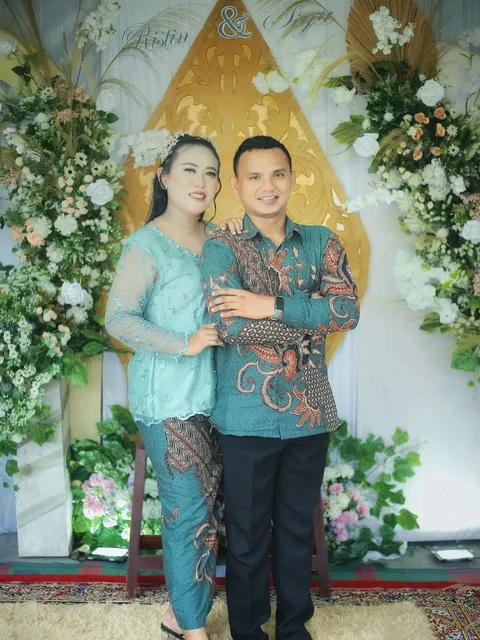 Foto sampul undangan Sigit & Ristin
