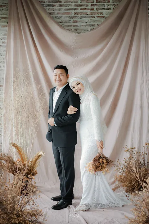 Foto sampul undangan Wahyu & Ely