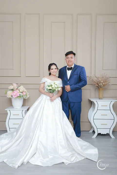 Foto sampul undangan Debora & Toar