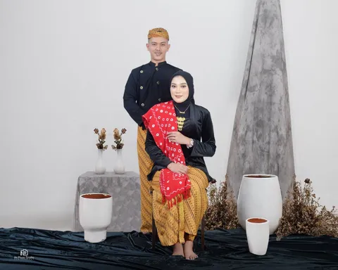 Foto sampul undangan Masnah & Alfian Amin
