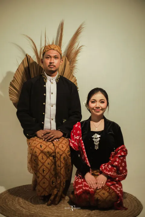 Foto sampul undangan Sindi & Yosef