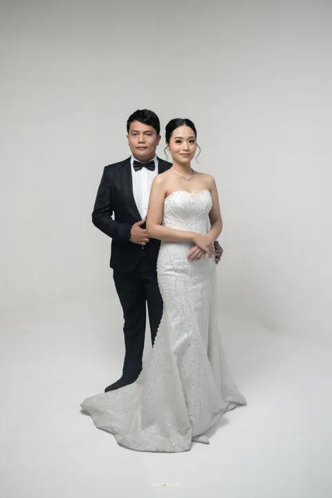 Foto sampul undangan Blessy & Chrisly