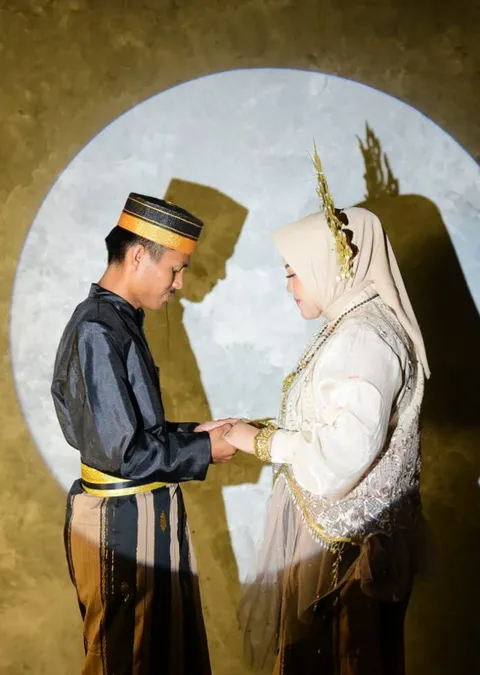 Foto sampul undangan Resa & Mala