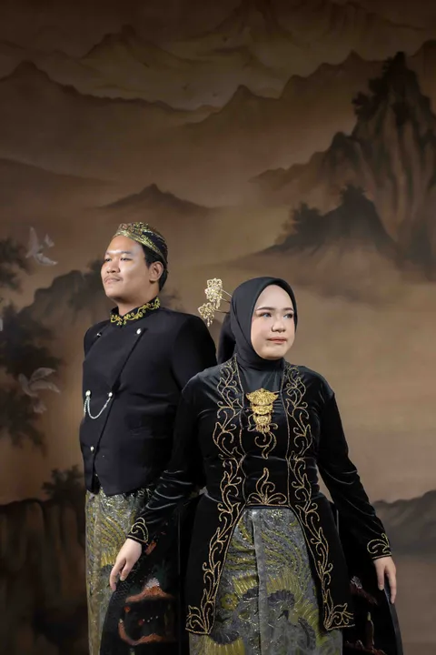 Foto sampul undangan Lutfy & Rinata