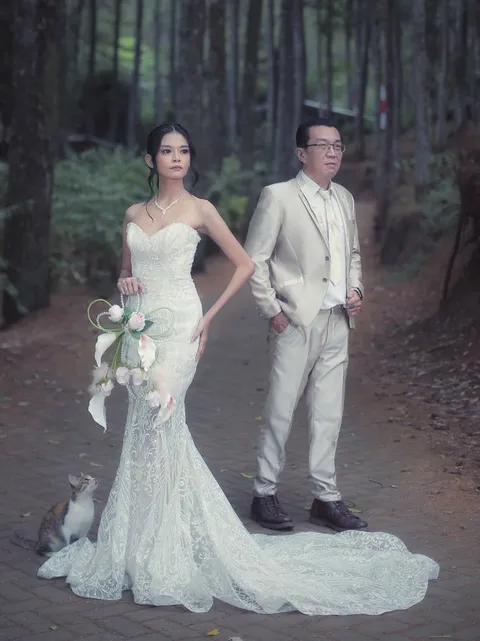Foto sampul undangan Laura & Pradono