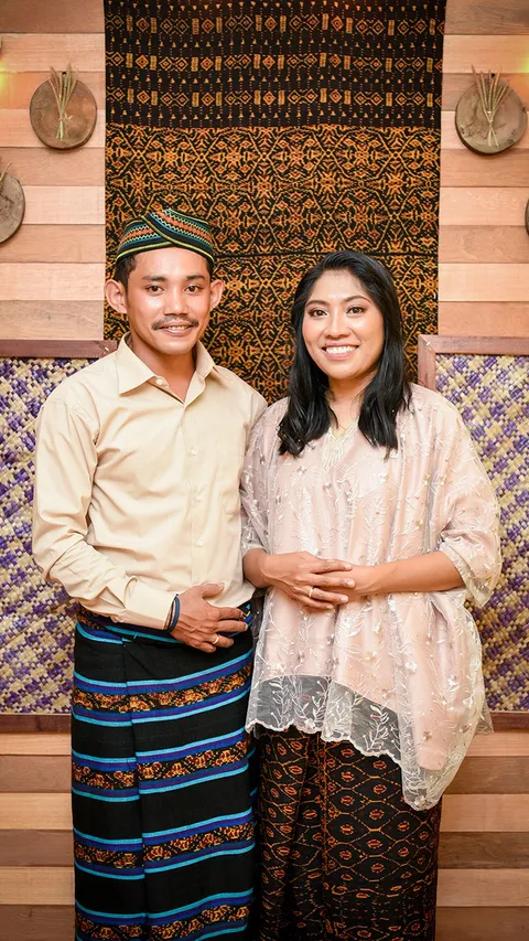 Foto sampul undangan Maria & Avi