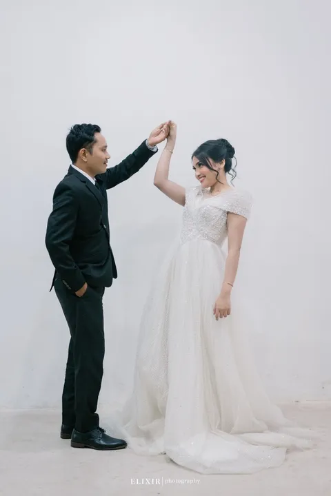 Foto sampul undangan Devina & Hagai