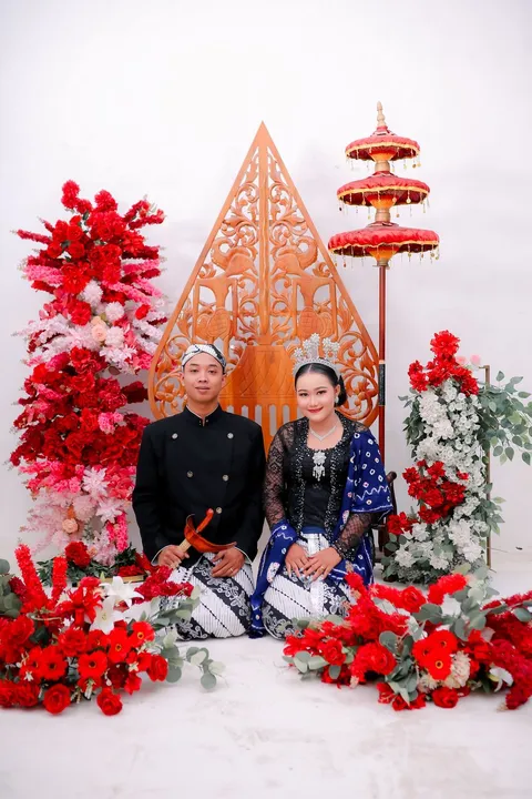 Foto sampul undangan Wahyu & Linda
