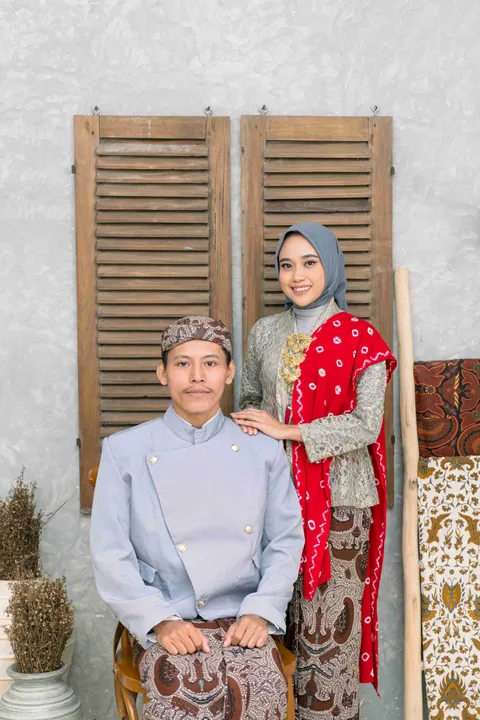 Foto sampul undangan Khozi & Riyani