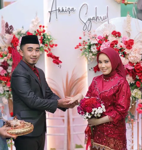 Foto sampul undangan Syahrul & Icha