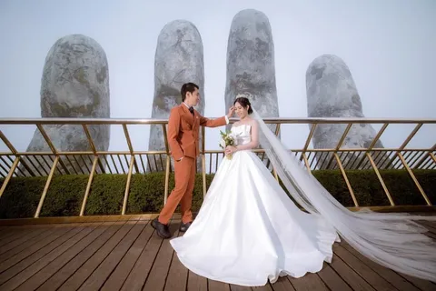 Foto sampul undangan PhạM Thị Mỹ & Willy Tanaka