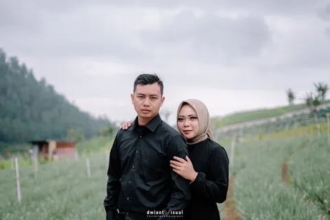 Foto sampul undangan Laili Sri Widyowaty & Sukristiyanto