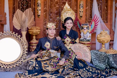 Foto sampul undangan Ni Kadek Dwik Puspita & I Gede Angga Yosa Suputra