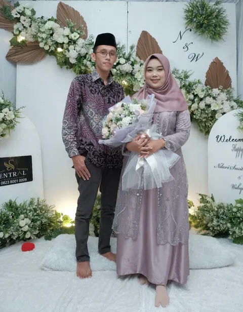 Foto sampul undangan Ndari & Wahyu