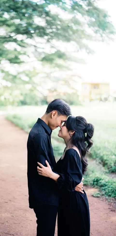 Foto sampul undangan Mikael & Titin