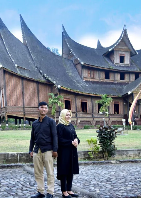 Foto sampul undangan Zul & Nisa