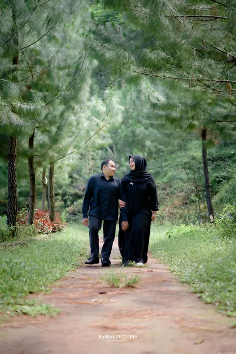 Foto sampul undangan Shebina & Yassin