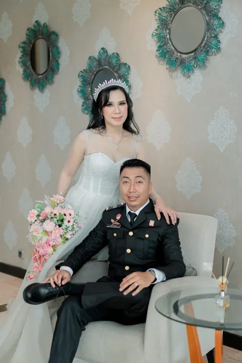 Foto sampul undangan On & Ry
