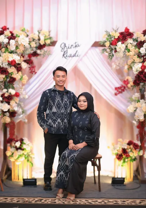 Foto sampul undangan Shinta & Riadi