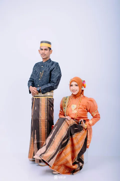 Foto sampul undangan Azri & Indah
