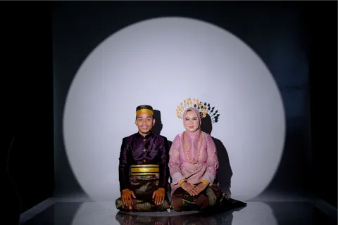 Foto sampul undangan Bia & Dg Lawa