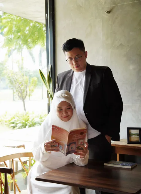 Foto sampul undangan Mahdi & Tesa