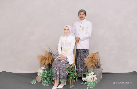 Foto sampul undangan Ami & Refki