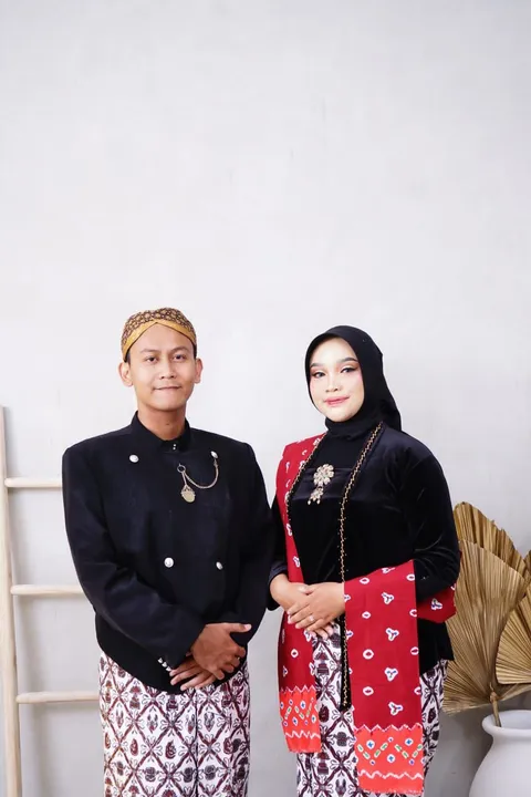Foto sampul undangan Haliza & Luthfi