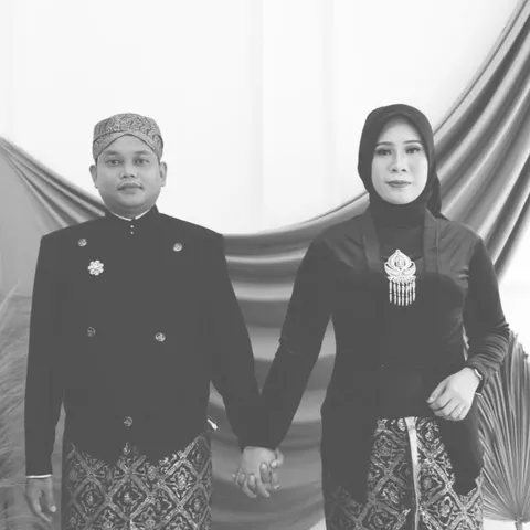Foto sampul undangan Sopi & Sigit
