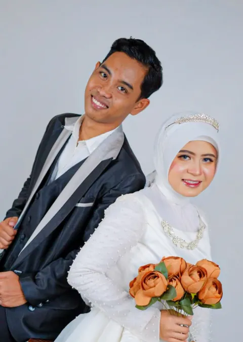 Foto sampul undangan Regi & Novi