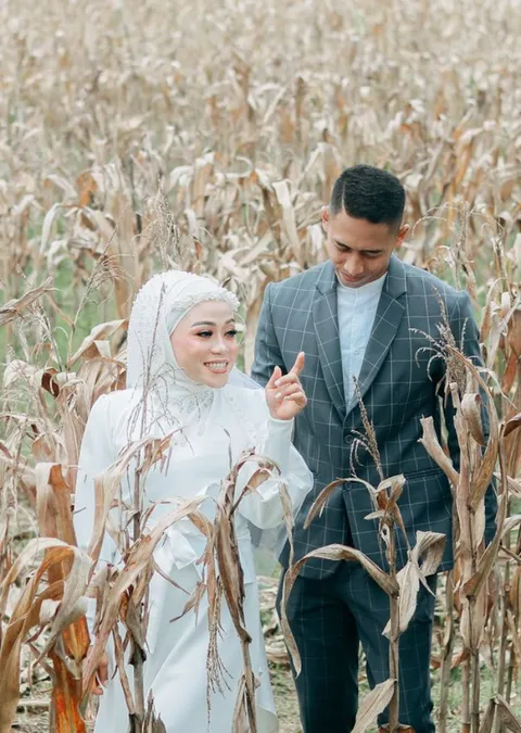 Foto sampul undangan Stalis & Erfan