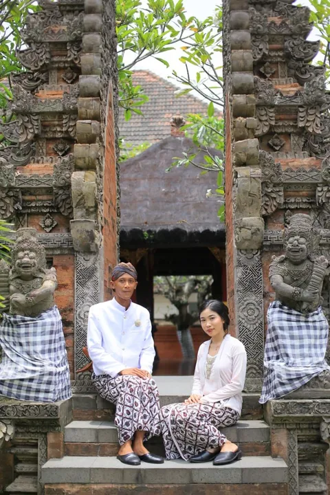 Foto sampul undangan Mugi & Eka