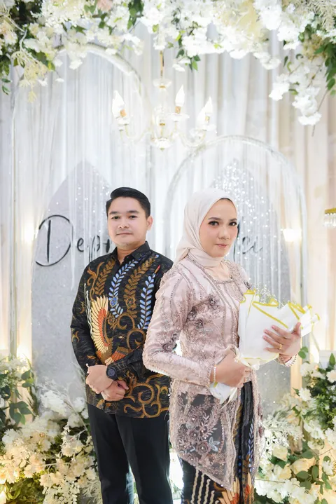 Foto sampul undangan Uci & Depri