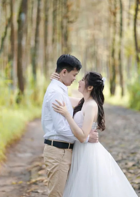Foto sampul undangan Christine & Reyner