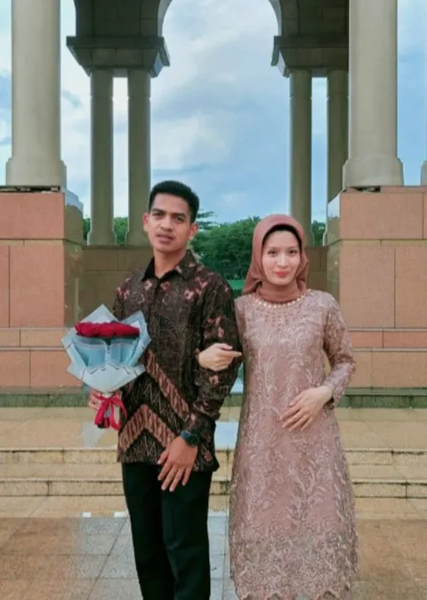 Foto sampul undangan Aina & Ayub