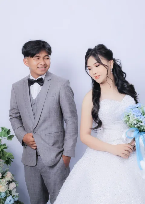 Foto sampul undangan Aurel & Ariel